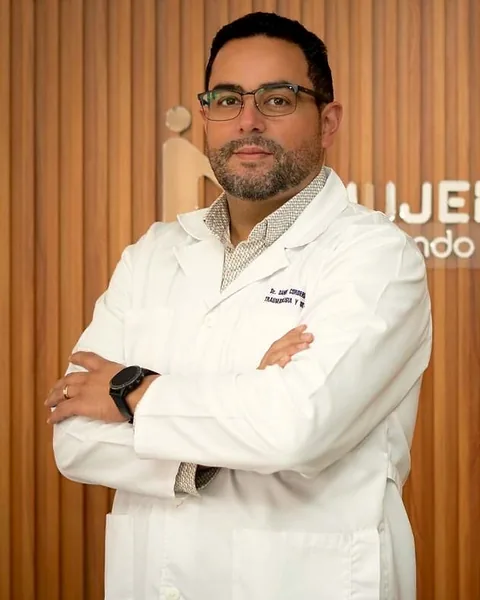 Md. Daniel Cordero Puyol, Traumatología y Ortopedia en Centro Médico Mujer Integral